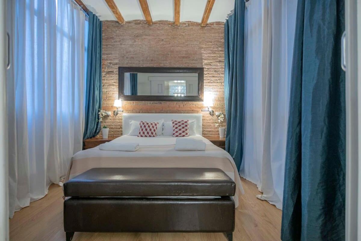 Exclusive 2 Bedroom Apartment In The City Center バルセロナ エクステリア 写真