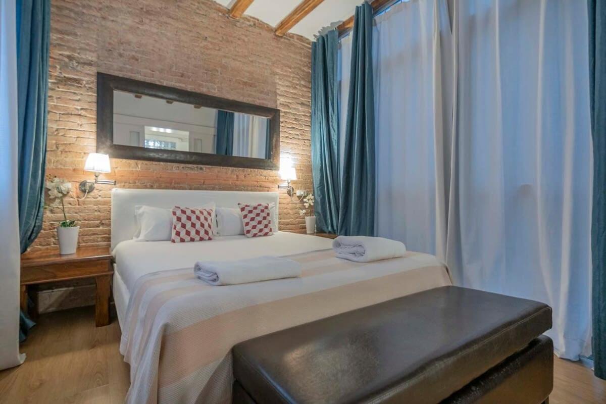 Exclusive 2 Bedroom Apartment In The City Center バルセロナ エクステリア 写真