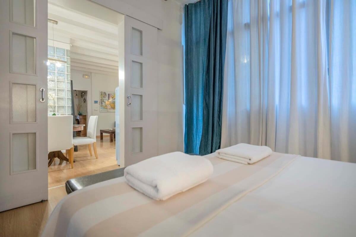 Exclusive 2 Bedroom Apartment In The City Center バルセロナ エクステリア 写真