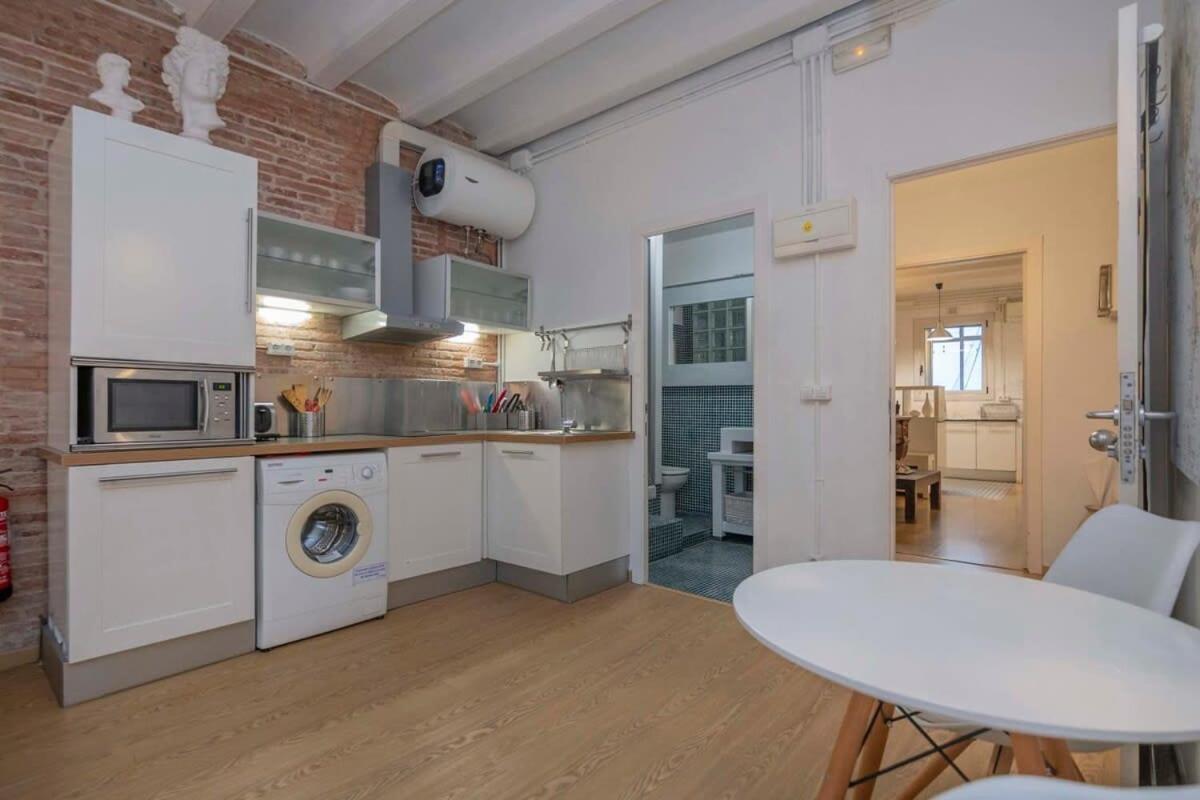 Exclusive 2 Bedroom Apartment In The City Center バルセロナ エクステリア 写真